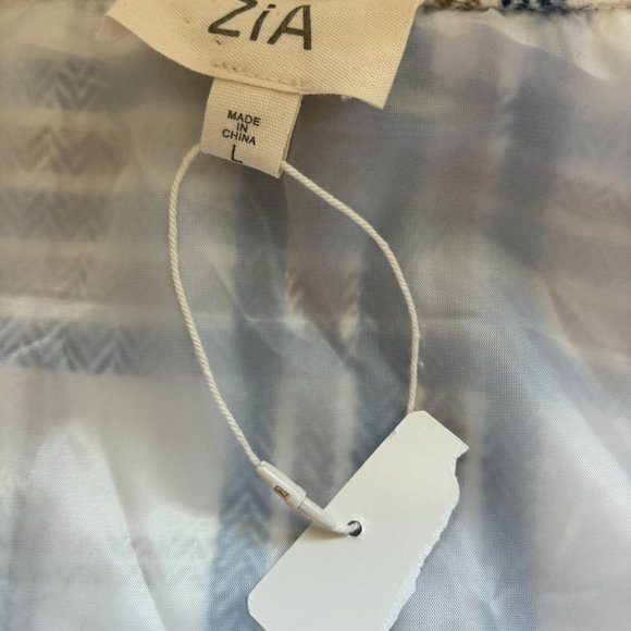 Shacket - Picture 2 of 7